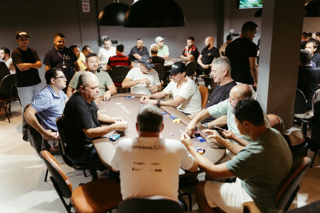 Tìm hiểu quy định cược Poker 7 lá